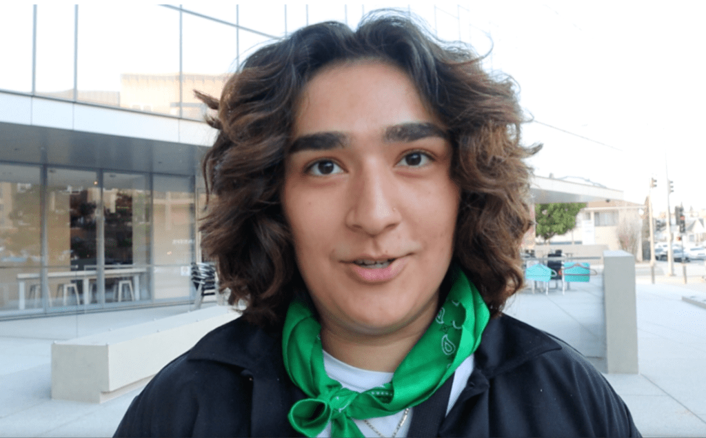 RAZA ON THE STREET: Gente reacts to Roe v Wade reversal in the works